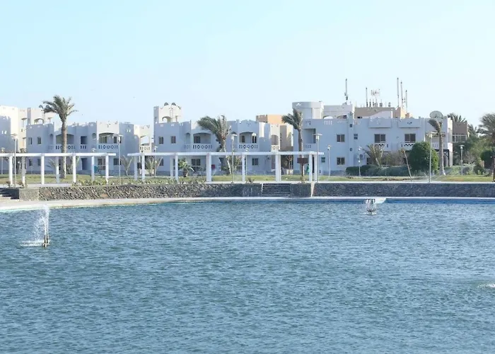 Ground With Private Garden - Mousa Coast L1103 Ash Shatt